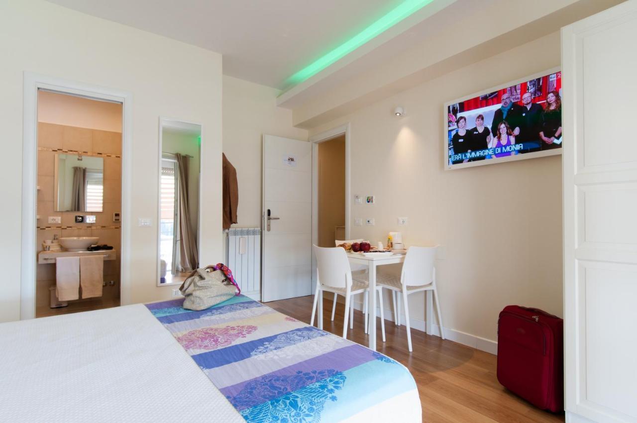 Tre Civette Sul Como Bed & Breakfast - Rome — Photos 2