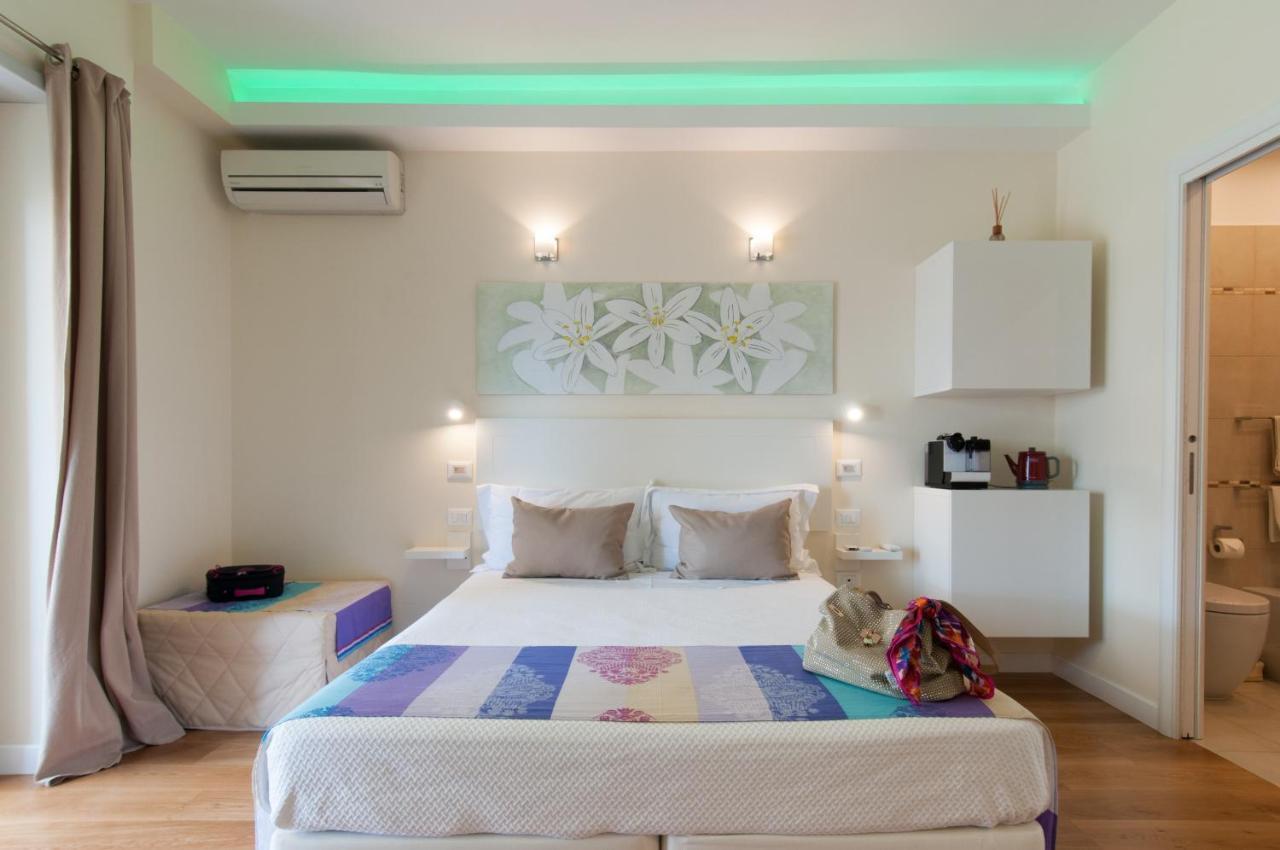 Tre Civette Sul Como Bed & Breakfast - Rome — Photos 1